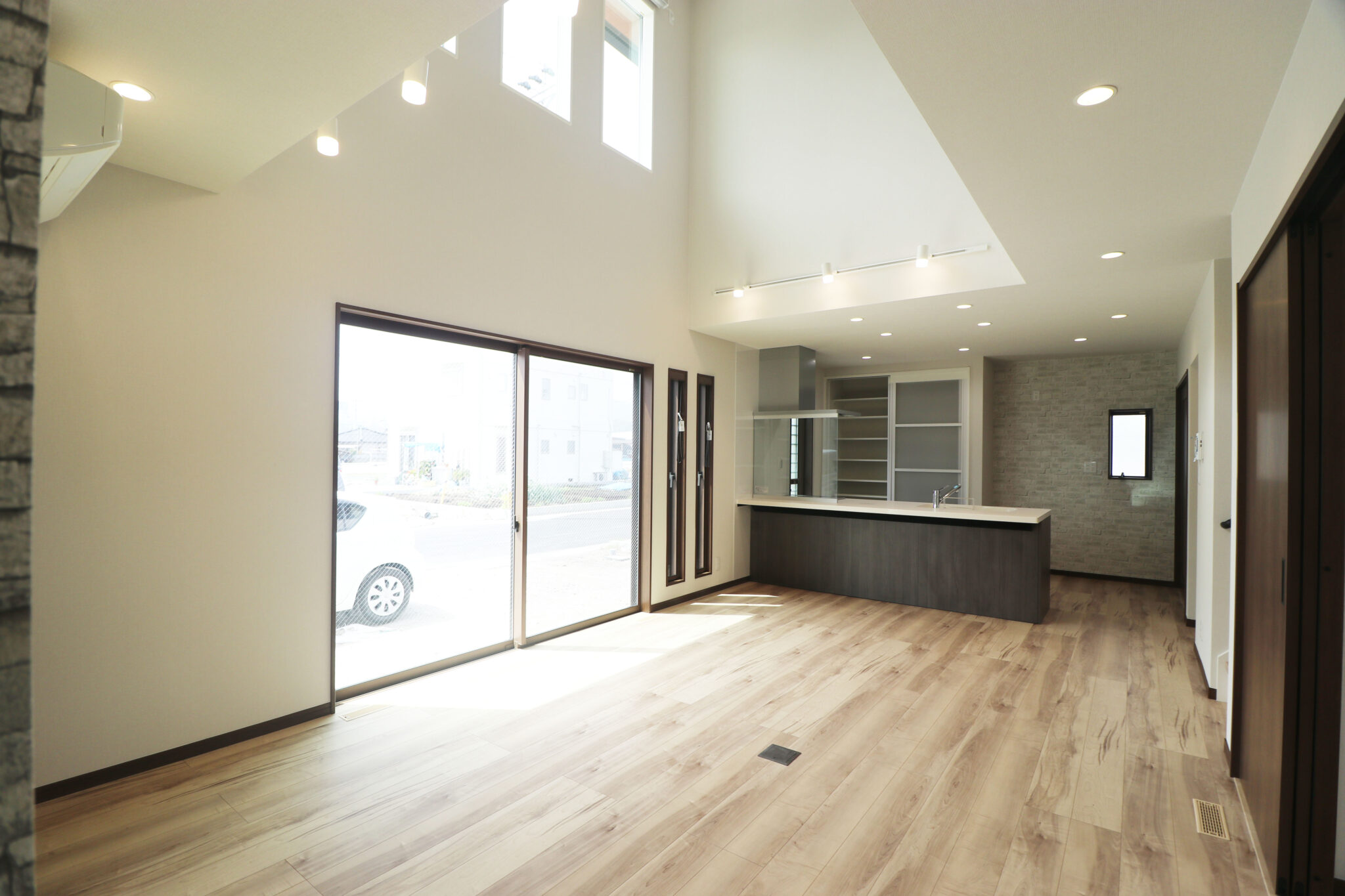 解放感のあるリビングで家族とゆっくり過ごせる家