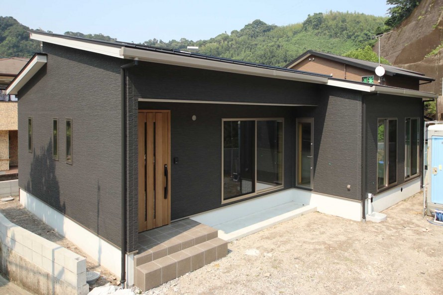 広い空間の中ですっきり暮らせる平屋の家