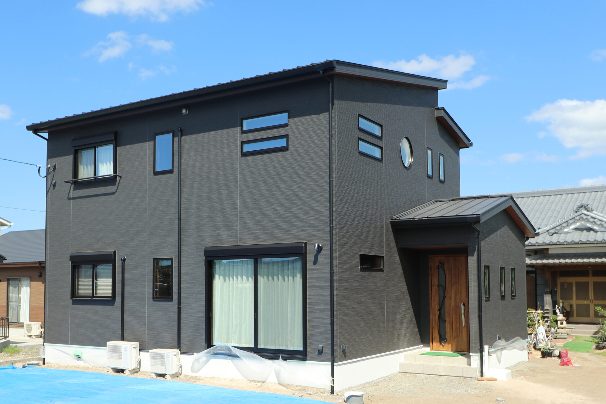 家族だんらんを家の中心でゆったり過ごせる二階建