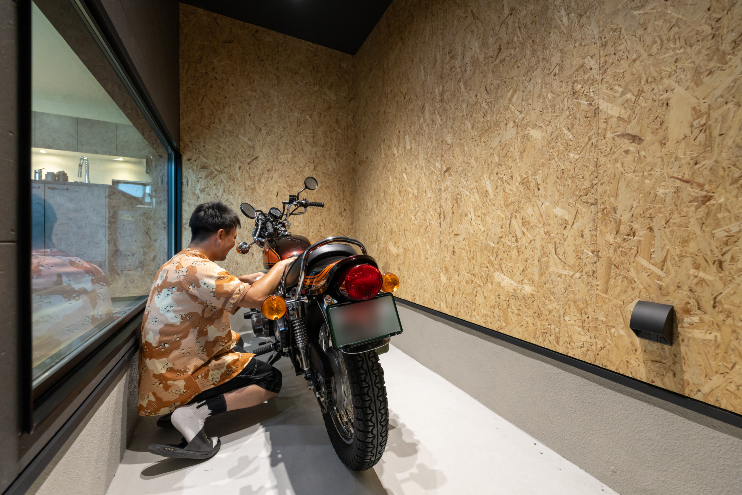 バイクガレージ